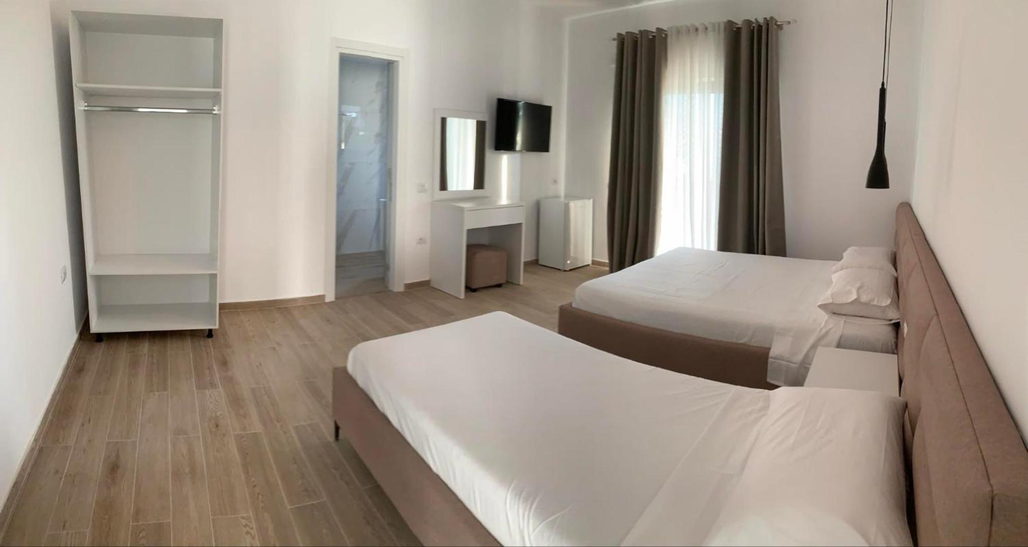 Villa Thomas Dhermi Bagian luar foto