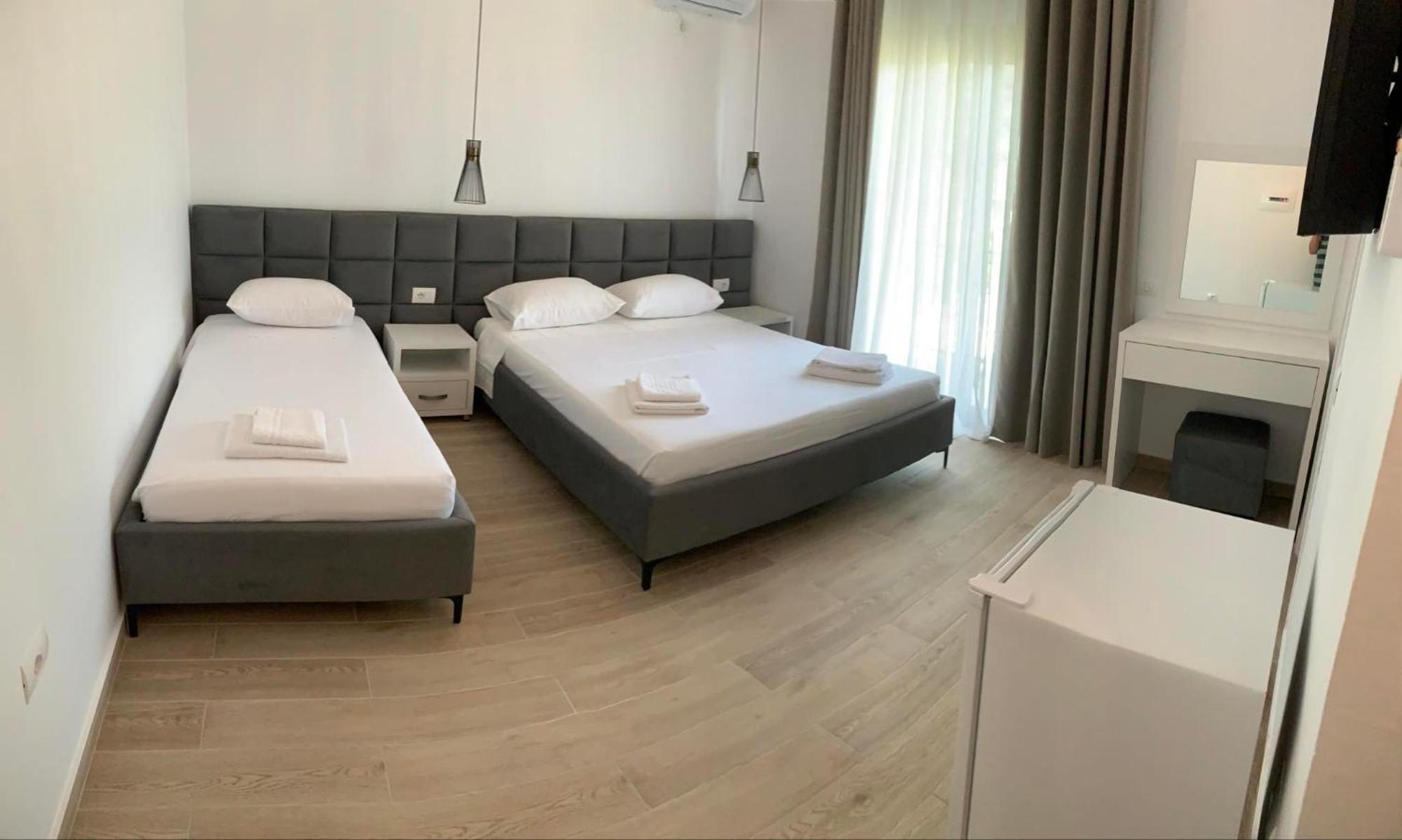Villa Thomas Dhermi Bagian luar foto