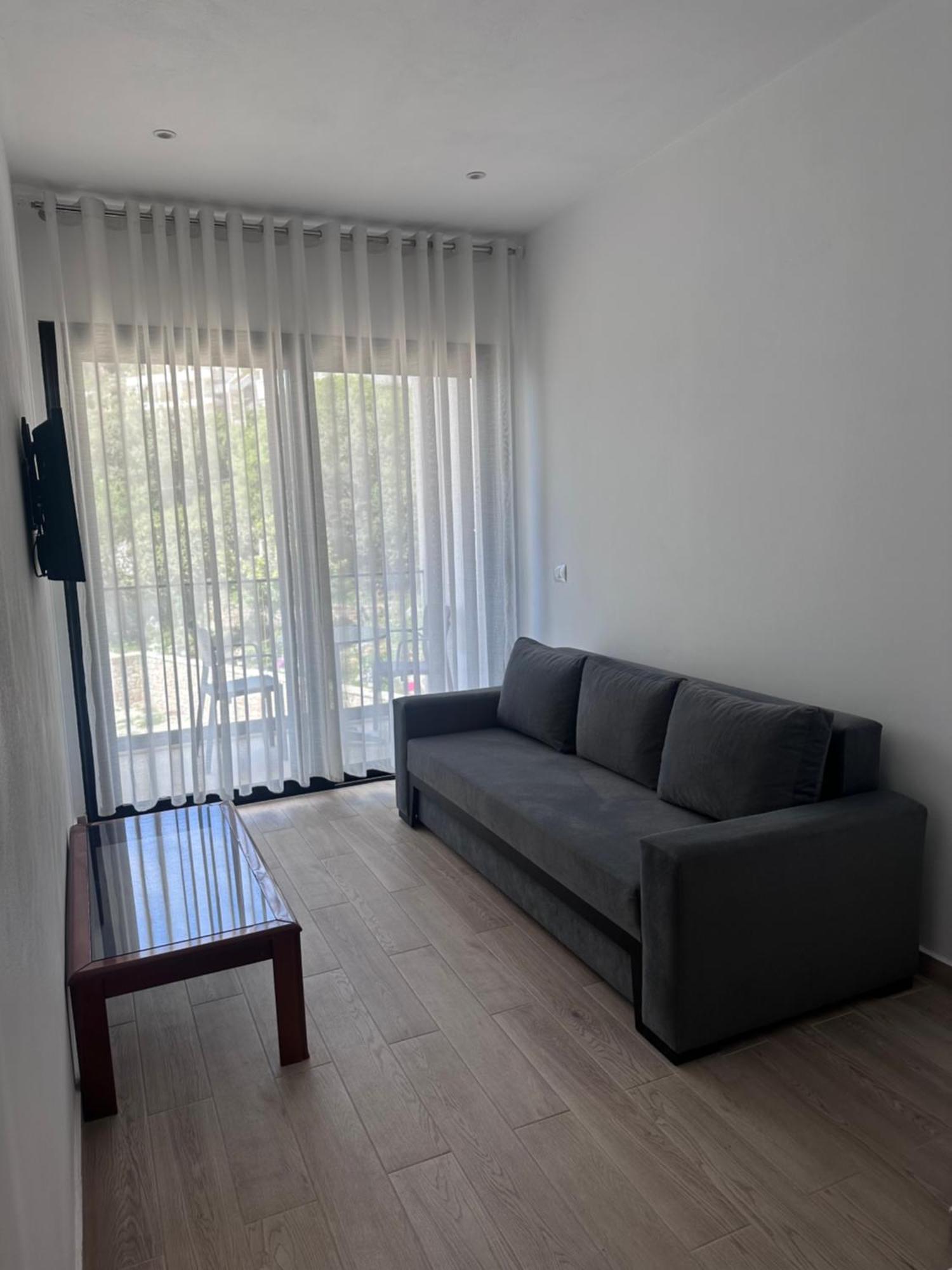 Villa Thomas Dhermi Bagian luar foto