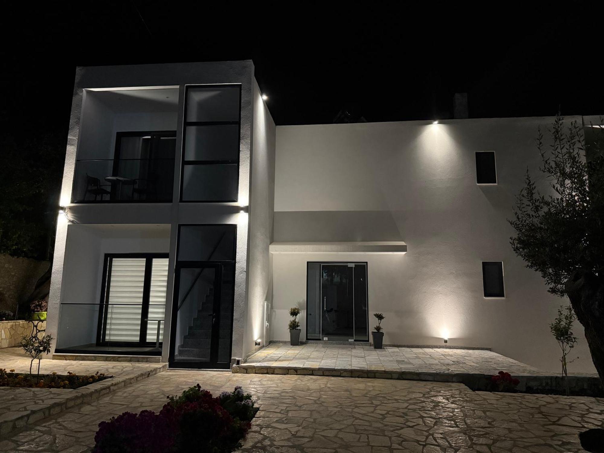 Villa Thomas Dhermi Bagian luar foto