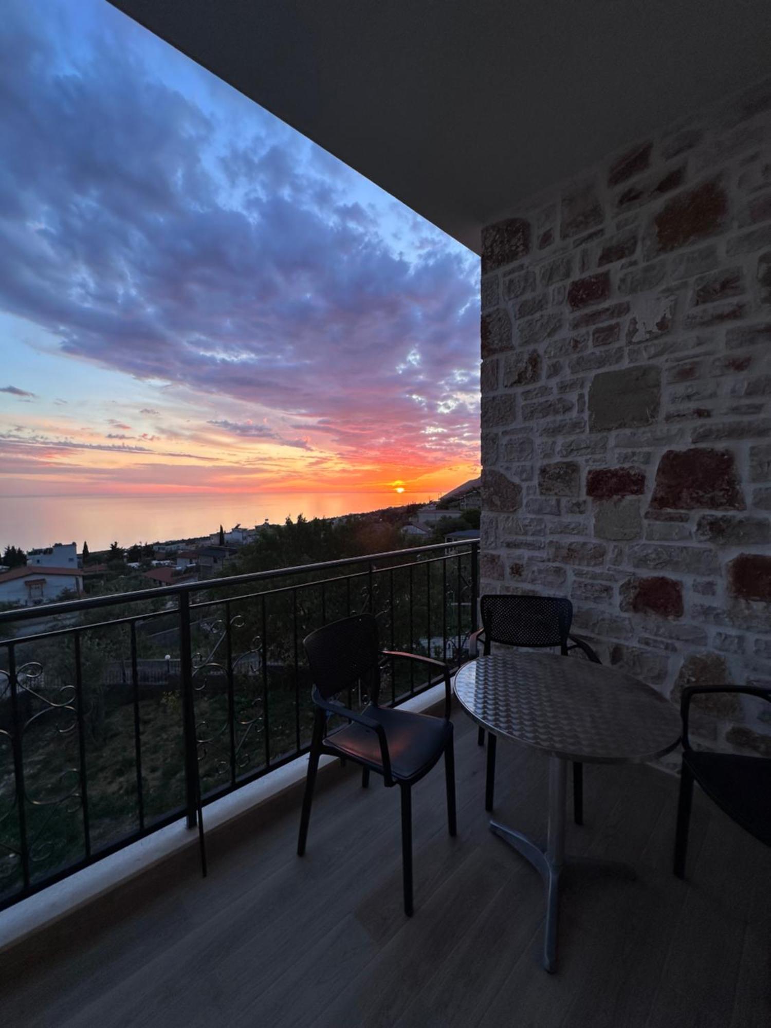 Villa Thomas Dhermi Bagian luar foto